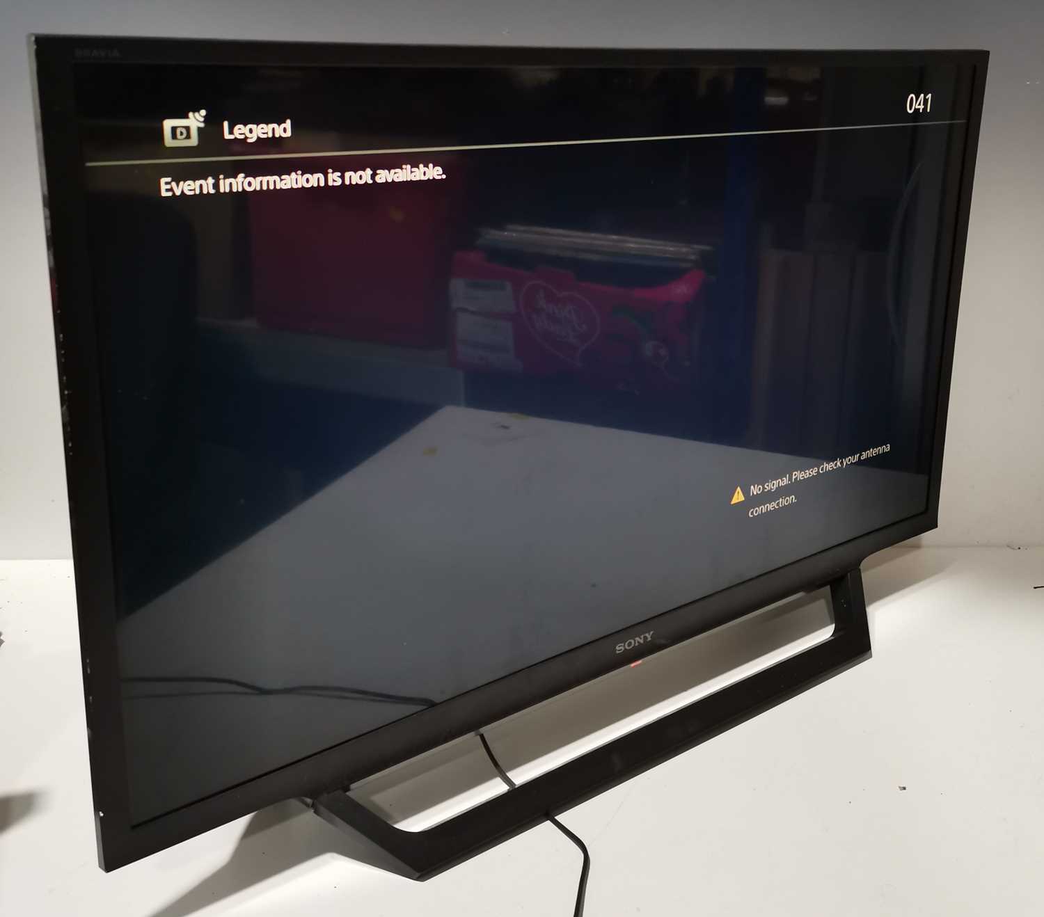 Lot 41 - A Sony Bravia 32" KDL-32WD603 TV, in working