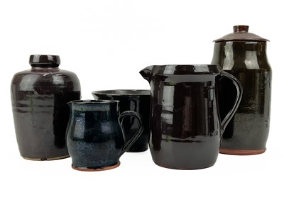 Lot 455 - A collection of Michael Truscott studio pottery.