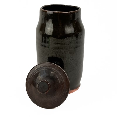 Lot 455 - A collection of Michael Truscott studio pottery.