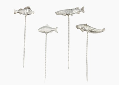 Lot 125 - A contemporary .999 fine silver set of four 'fish' olive picks by James Suddaby.