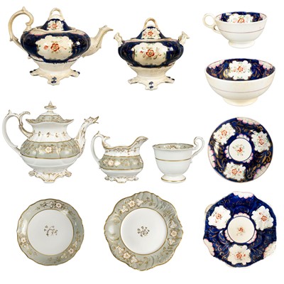 Lot 292 - A mid 19th century Coalport porcelain part tea service.