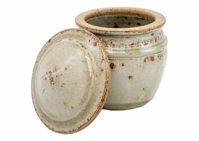 Lot 513 - A collection of Michael Truscott studio pottery