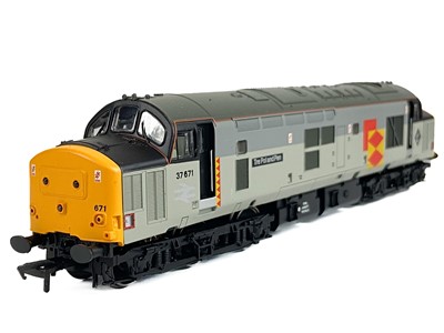 Lot 569 - BR English Electric Class 37 "OO" boxed Cornish interest Bachmann models (x2)