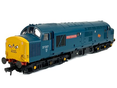 Lot 569 - BR English Electric Class 37 "OO" boxed Cornish interest Bachmann models (x2)