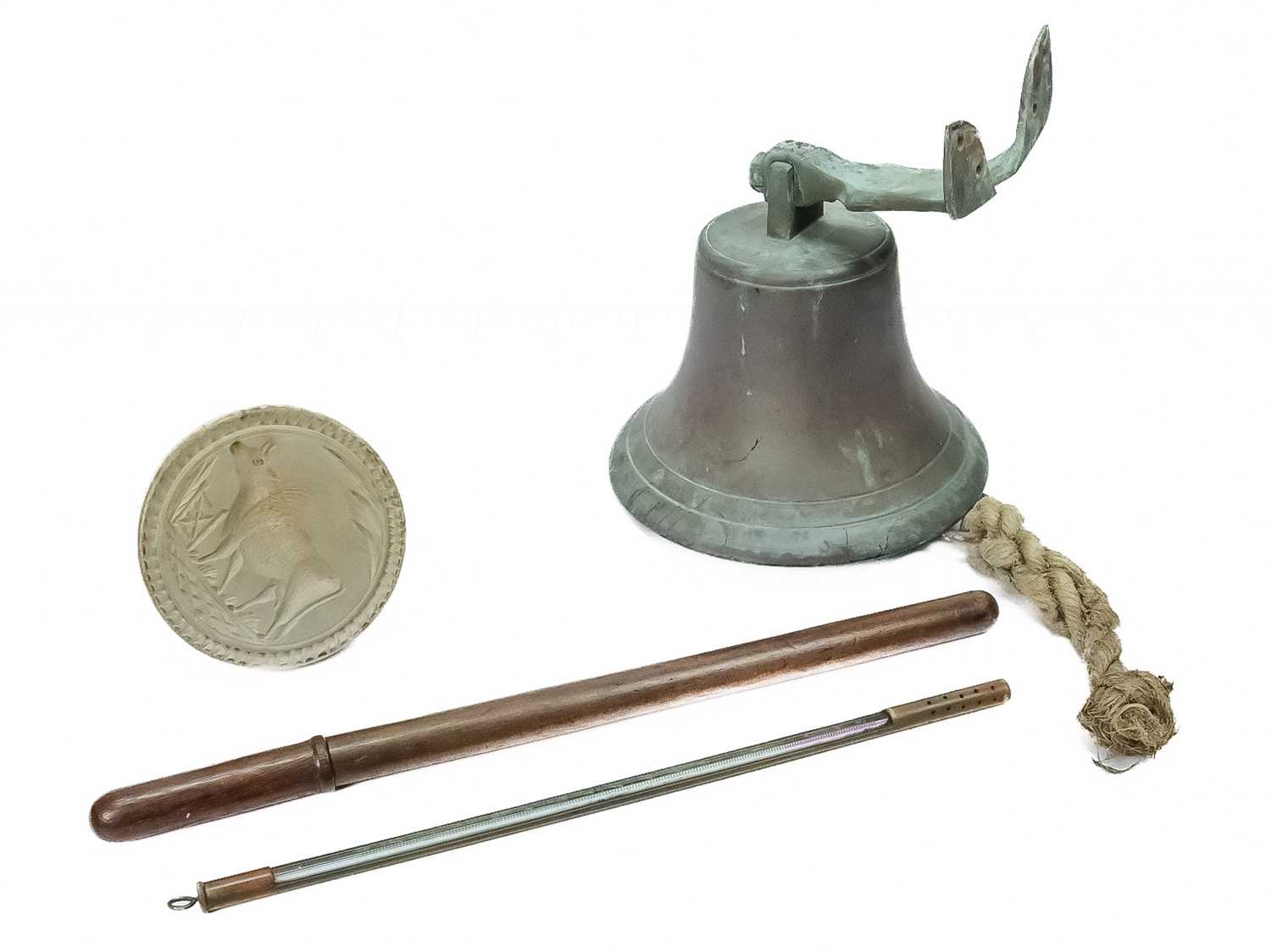 Lot 346 - A bronze bell.