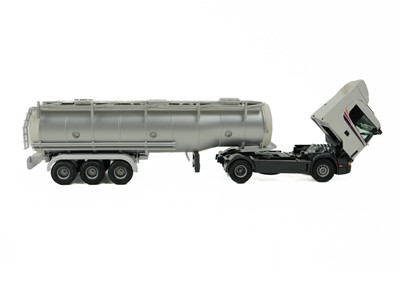 Lot 752 - Scania 124-420 Truckhead with liquid tanker trailer