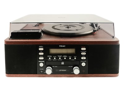 Lot 170 - A TEAC LP-R500E music centre.