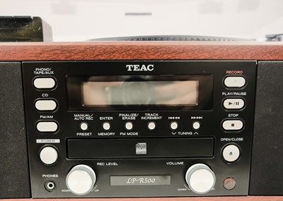 Lot 170 - A TEAC LP-R500E music centre.