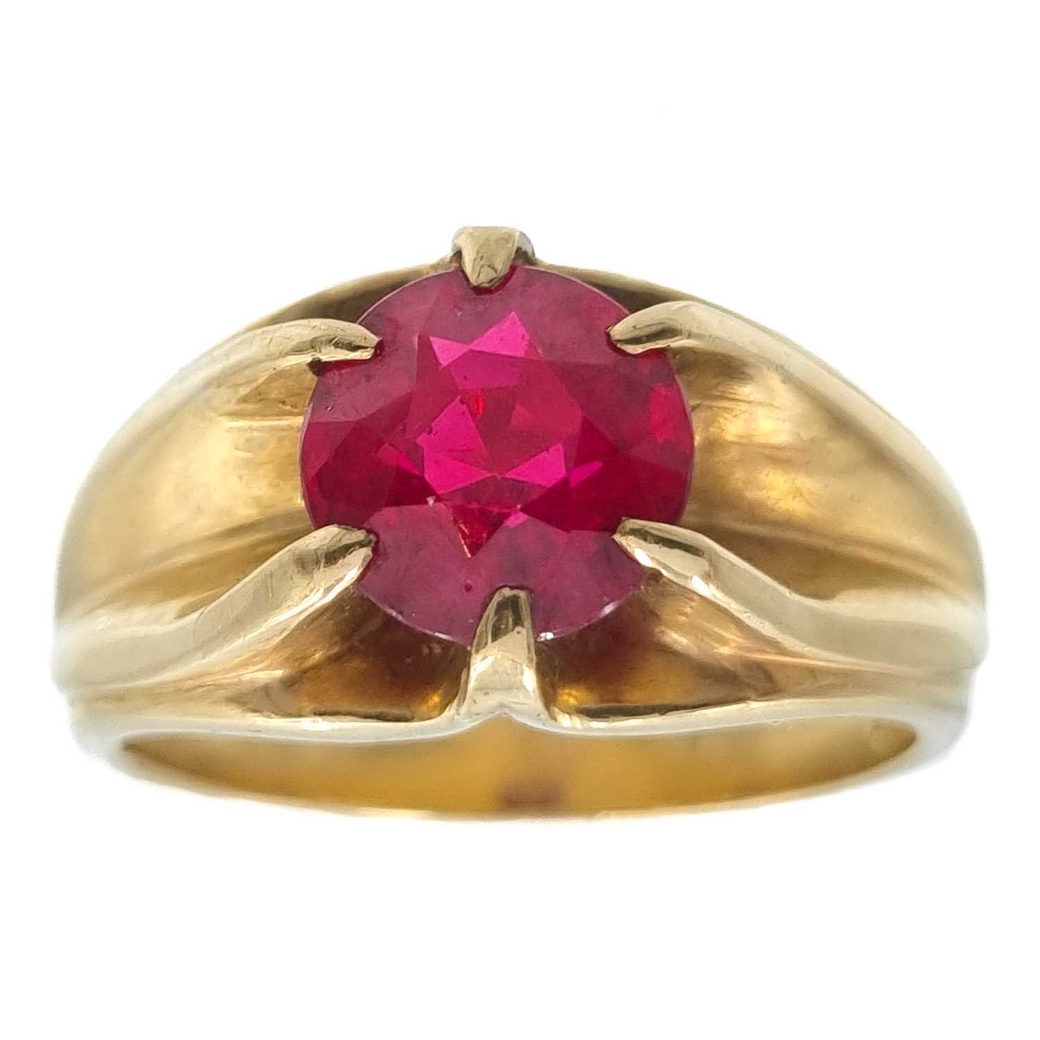 Lot 13 - A 14ct synthetic ruby set ring.