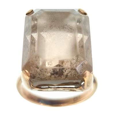 Lot 29 - A 9ct smoky quartz set cocktail ring.