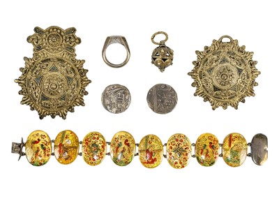 Lot 40 - A selection of Eastern Jewellery.