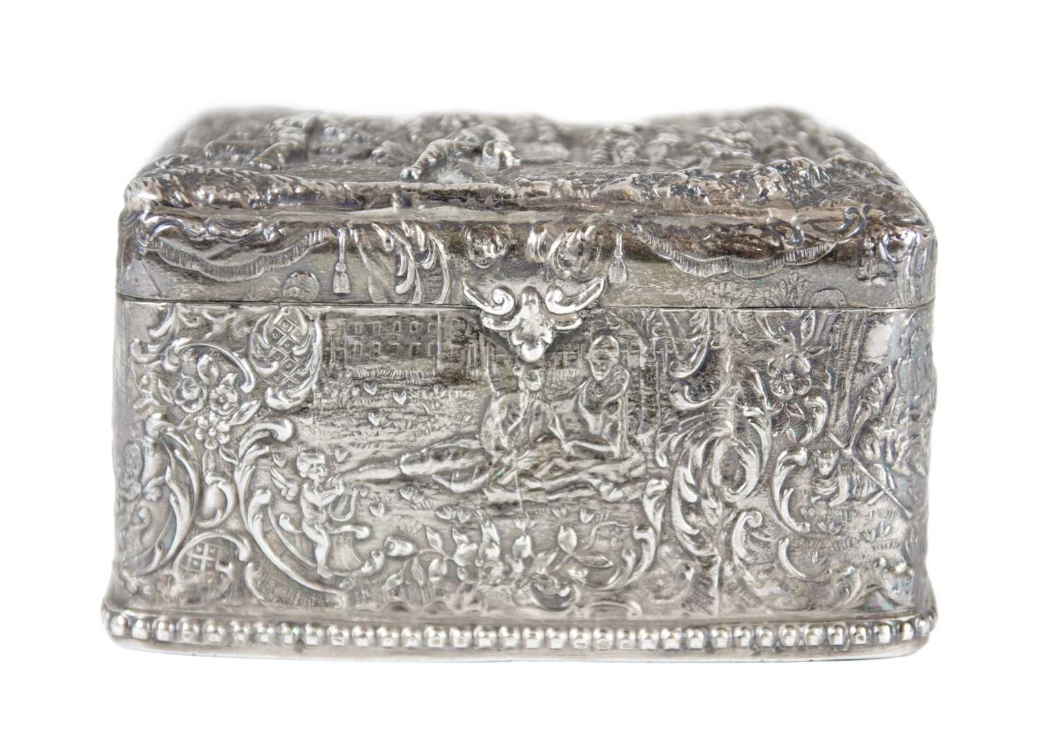 Lot 40 - A 19th century Dutch export silver embossed box by Thomas Glaser.