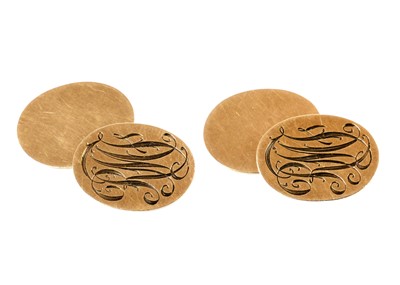 Lot 67 - A 9ct pair of oval head cufflinks.