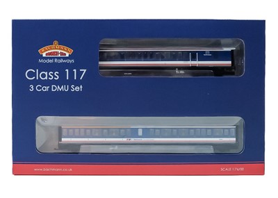 Lot 524 - Bachmann "OO" Class 117 DMU three car set