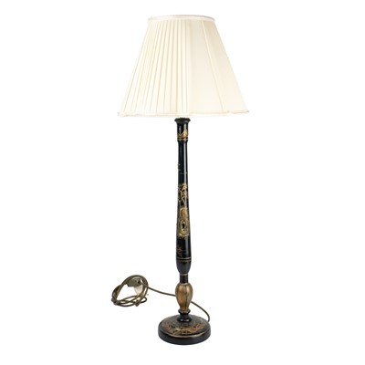 Lot 136 - A 20th century Chinoiserie lacquer table lamp.