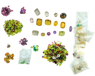 Lot 285 - A collection of gemstones.