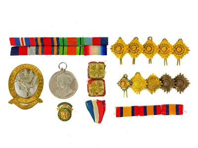 Lot 258 - Military: Somerset National Reserve Badge plus sundry military items