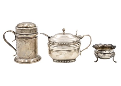 Lot 67 - A selection of silver.