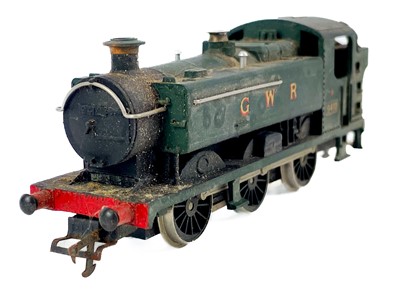 Lot 648 - Grafar 94XX 0-6-0 Pannier Tank, Hornby Coach, GWR Brake Van etc.