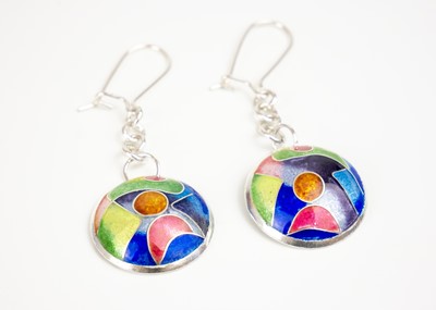 Lot 320 - A .999 silver, cloisonne and enamel "Newlyn Festival" earrings by Samantha Suddaby.