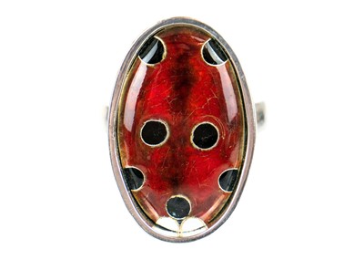 Lot 336 - A .999 silver, cloisonne and enamel "Ladybird" ring by Samantha Suddaby