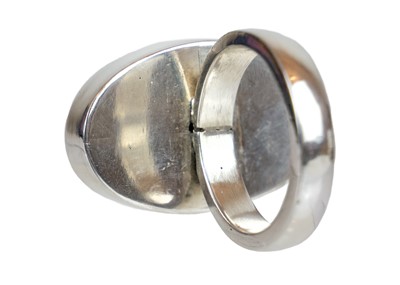 Lot 336 - A .999 silver, cloisonne and enamel "Ladybird" ring by Samantha Suddaby