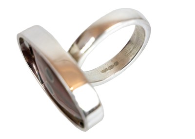 Lot 336 - A .999 silver, cloisonne and enamel "Ladybird" ring by Samantha Suddaby