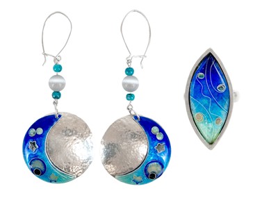 Lot 318 - A .999 silver cloisonne enamel "Surfing Under the Moon & Stars" earrings and ring by Samantha Suddaby.