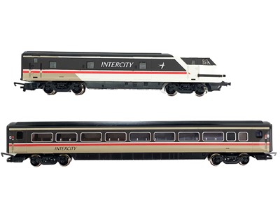 Lot 654 - Hornby Intercity 225 set