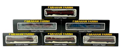 Lot 656 - Graham Farish "N" gauge locomotives and carriages