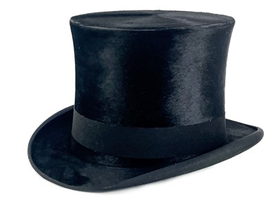 Lot 102 - An early 20th century moleskin plush silk top hat by Lincoln Bennet & Co.