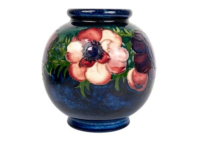 Lot 425 - A Moorcroft anemone pattern globular vase.