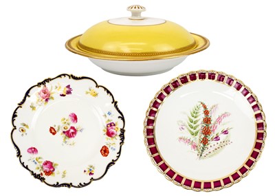 Lot 468 - A set of six Victorian Worcester dessert plates.