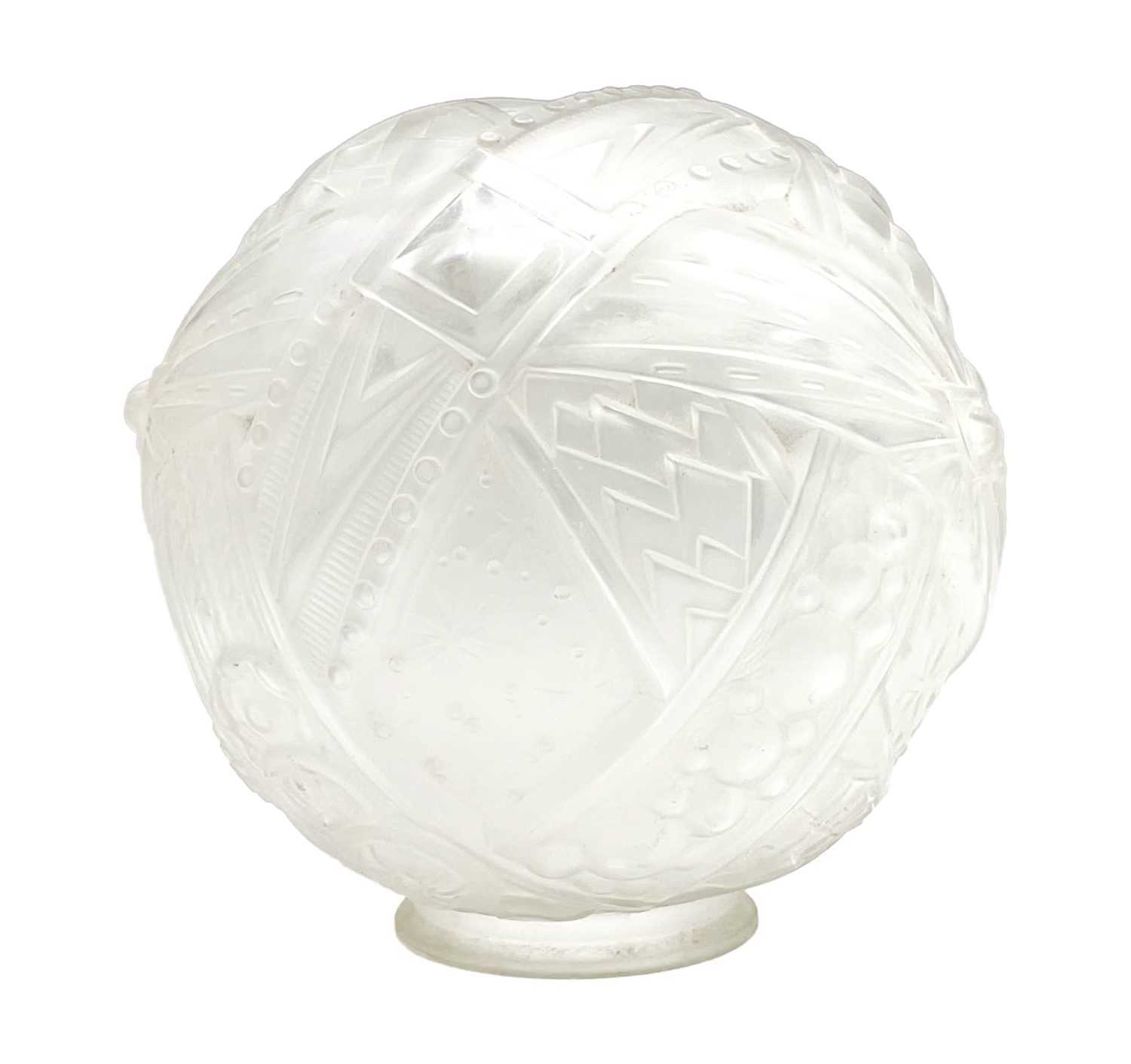 Lot 12 - A Muller Freres Luneville frosted glass globe.