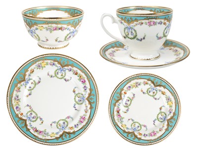 Lot 362 - The Royal Collection Trust Fine Bone China part service.