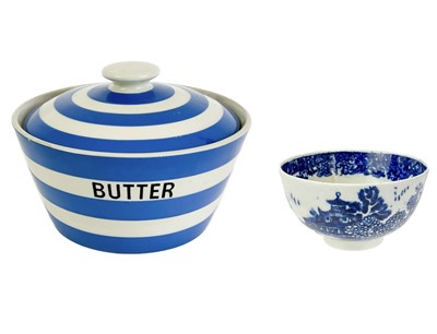 Lot 363 - A T.G. Green Cornishware circular lidded butter dish.