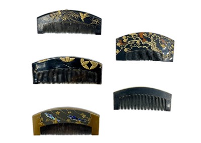 Lot 400 - Five Japanese combs, Edo period.