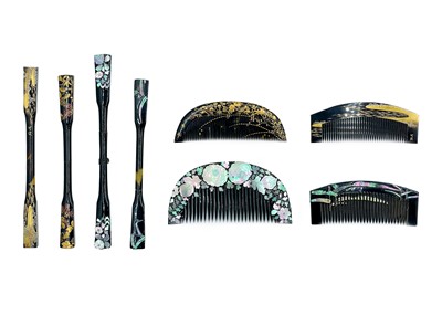 Lot 1014 - A Japanese black lacquer & mother-of-pearl comb & kogai, circa 1930's.