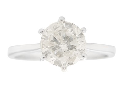 Lot 9 - An impressive 1.97ct diamond set solitaire ring set in platinum.