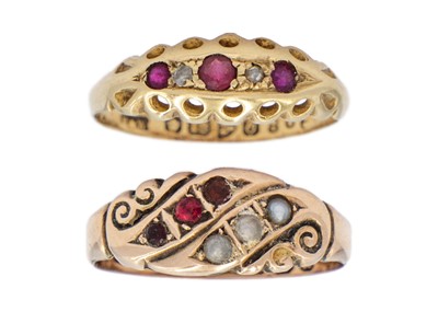 Lot 75 - An early 20th century 1`8ct diamond and ruby five stone ring.