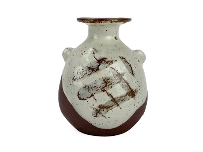 Lot 401 - Janet LEACH (1918-1997)