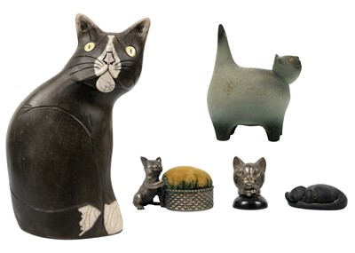 Lot 491 - A Tony White cat ceramic figurine.