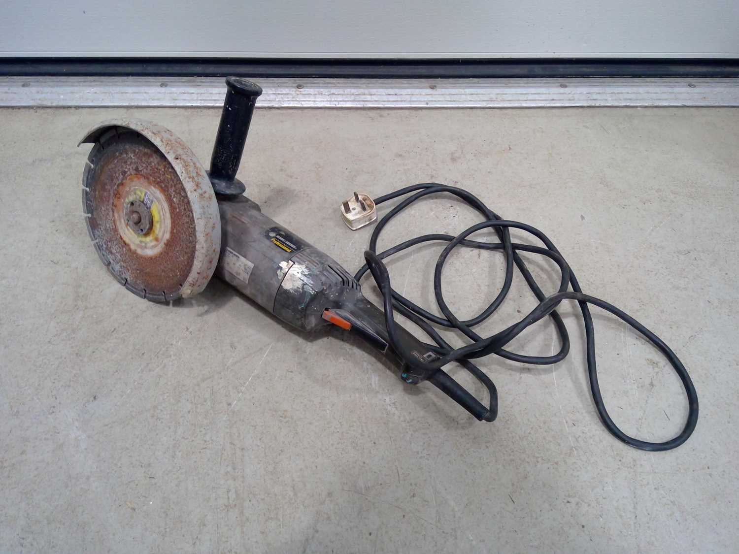 Lot 87 A Black and Decker Professional 9 inch