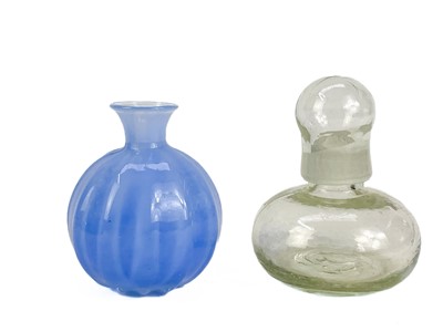 Lot 22 - A collection of decorative glassware to include a Tiffany & Co paperweight.