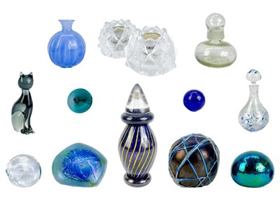 Lot 22 - A collection of decorative glassware to include a Tiffany & Co paperweight.