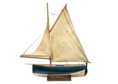 Lot 198 - A late 19th century pond yacht.