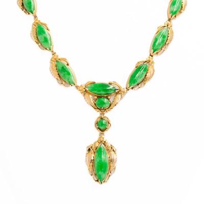 Lot 212 - An Art Nouveau jade and 14ct mounted necklace, with enclosed back and stamped 14k.