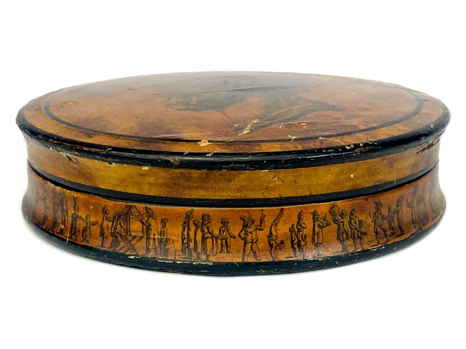Lot 251 - An early 19th century simulated burr walnut
