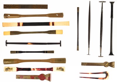 Lot 498 - Sixteen Japanese lacquer kogai, 19th/20th century.