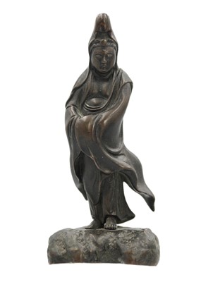 Lot 501 - A Chinese bronze figure of Guanyin, Qing Dynasty, 19th century